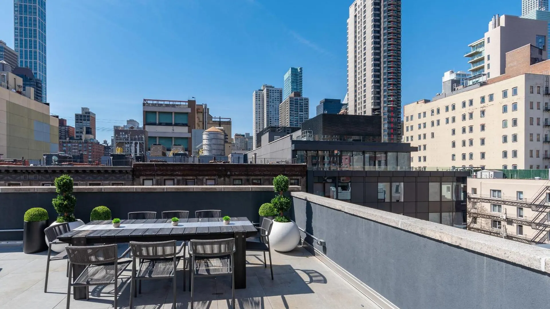 Apartament 3Br Penthouse Suite With Massive Private Rooftop Nowy Jork